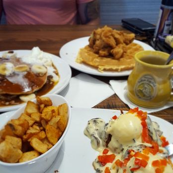 Another Broken Egg Cafe - Hash brown benedict, country potatoes, chicken & waffles & bourbon stree pancakes - Breakfast & Brunch Near Me - Oviedo, Florida Another Broken Egg Cafe - Hash brown benedict, country potatoes, chicken & waffles & bourbon stree pancakes - Breakfast & Brunch Near Me - Oviedo, Florida