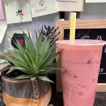 T-Bubbles - Strawberry Milk Tea - Bubble Tea Near Me - Stow, Ohio