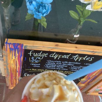 The Mountain Muse - Butter beer float - Candy Stores Near Me - Prestonsburg, Kentucky The Mountain Muse - Butter beer float - Candy Stores Near Me - Prestonsburg, Kentucky