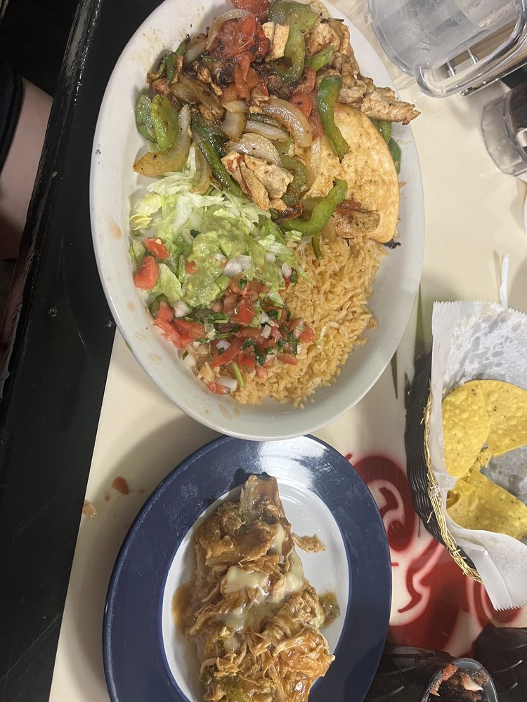 Los Hermanos Mexican Grill