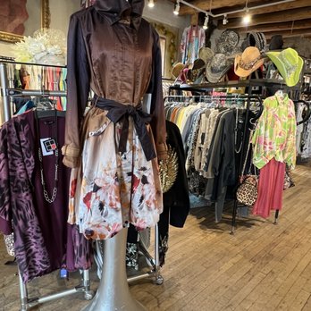 Spotted Bear - Women's Clothing Near Me - Taos, New Mexico