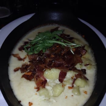 Batch - My FAVORITE! The Gnoochi Mac n cheese! Seriously the best idea. We had it with bacon. - American Near Me - Miami, Florida
