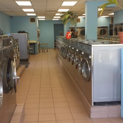 Broadway Laundry - Lots of large modern washers