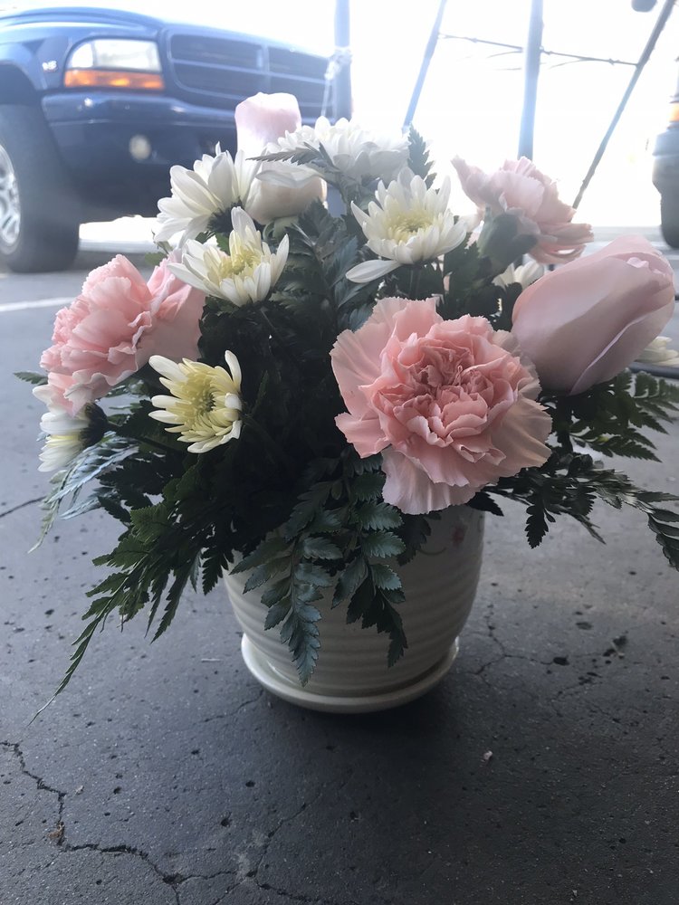 DISCOTECA Y FLORERIA HERNANDEZ 14 Photos 1696 McKee Rd, San Jose, California Florists