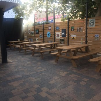 Billy's Long Bar - Plenty of patio seating - Bars Near Me - Albuquerque, New Mexico