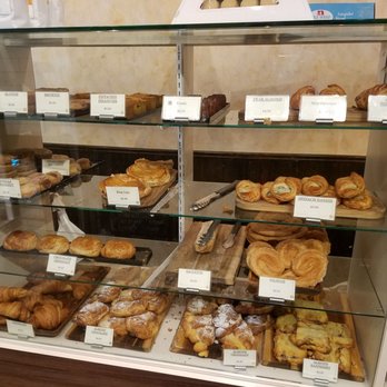Eclair Bakery - Display - Bakeries Near Me - New York, New York