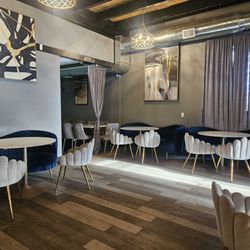 Yours Cafe and Bistro