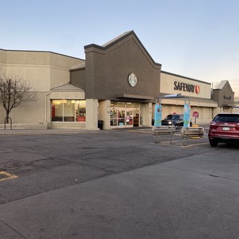Safeway - a car parked in front of a safeway store - Grocery Near Me - Denver, Colorado Safeway - a car parked in front of a safeway store - Grocery Near Me - Denver, Colorado