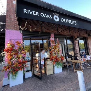 RIVER OAKS DONUTS - Updated November 2024 - 314 Photos & 377 Reviews