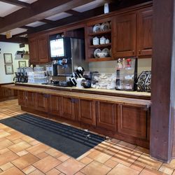 la Madeleine - Drink bar/ free bread, sauces