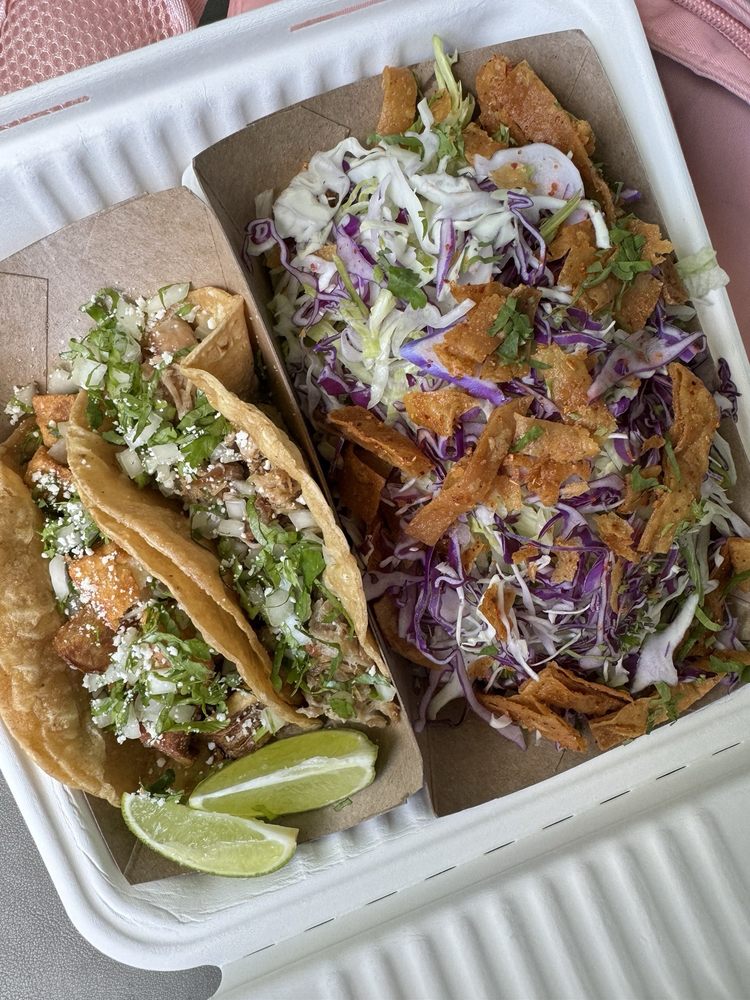 Happy's Taco Shop Logo