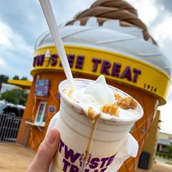 Twistee Treat - Melbourne - Caramel Cheesecake Twirl