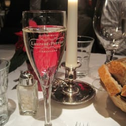 Restaurant La Fontana, Roberto Trolese und Emanuela Trolese - A lovely glass of champagne