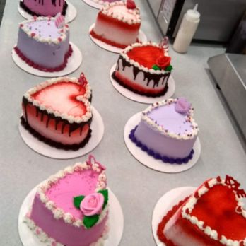 Mini Valentines Day Heart Cakes Every Heart Is Decorated