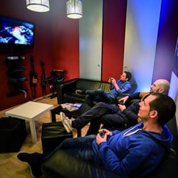 SAE Institute - Relaxen im Aufenthaltsbereich