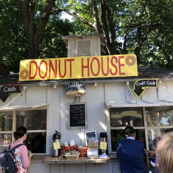 Minnetonka Orchards - best donuts ever - Fruits & Veggies Near Me - Minnetrista, Minnesota Minnetonka Orchards - best donuts ever - Fruits & Veggies Near Me - Minnetrista, Minnesota