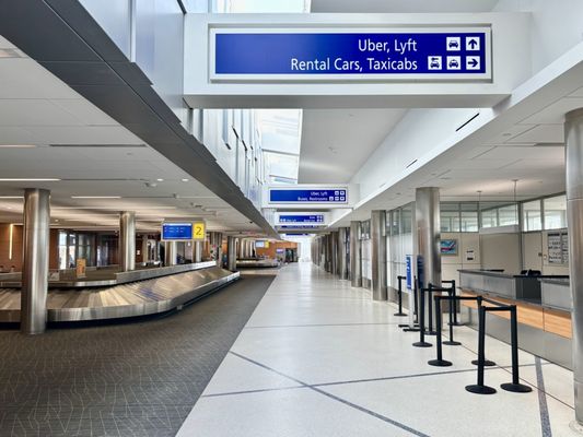 Milwaukee Mitchell International Airport by null