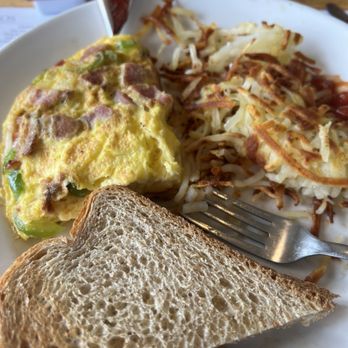 The Cottage - Western Omelette was decent - American Near Me - Traverse City, Michigan
