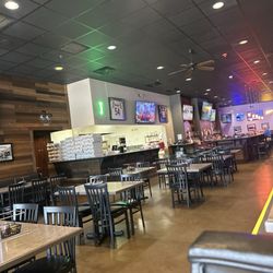 Gusano's Chicago Style Pizzeria - Inside the restaurant!