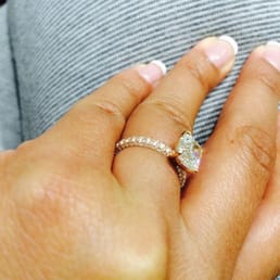 My beautiful 2.5 cushion cut ring I absolutely love it!! Oscar and his employees rock! My beautiful 2.5 cushion cut ring I absolutely love it!! Oscar and his employees rock!