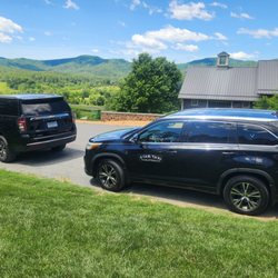 Star Taxi Charlottesville waiting on passanger at a Winery