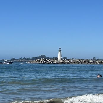 Twin Lakes State Beach - Lighthouse next to beach - Beaches Near Me - Santa Cruz, California Twin Lakes State Beach - Lighthouse next to beach - Beaches Near Me - Santa Cruz, California