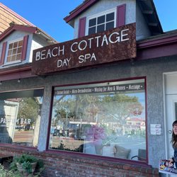 Massages by Raquel - Entrance on Main.