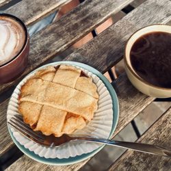 Coffee, hot chocolate and an apple pastry