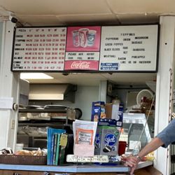 Debbie's Deli & Pizza