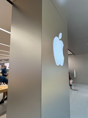 Apple Houston Galleria by null