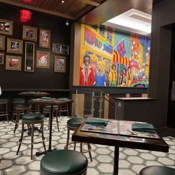 Gordon Ramsay at The Carnaby - Bar area - British Near Me - Anaheim, California
