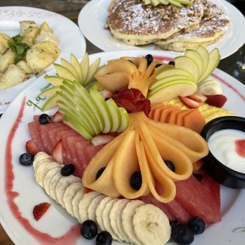 North Garden - Grande fruit plate - Signature Cuisine Near Me - Cancún, ROO