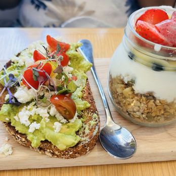 Bluestone Lane Walnut Street Café - Brekkie Board - Breakfast & Brunch Near Me - Philadelphia, Pennsylvania