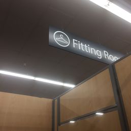 Clean fitting room Clean fitting room