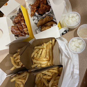 Noori Chicken/ Pocha - Chicken and fries - Korean Near Me - Clawson, Michigan