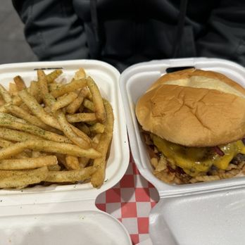 Local Kitchens - Bbq bacon burger and fries from The Melt - Burgers Near Me - San Bruno, California Local Kitchens - Bbq bacon burger and fries from The Melt - Burgers Near Me - San Bruno, California