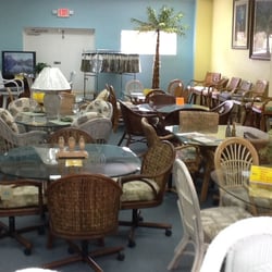 Cape Coral Discount Furniture - We sell lots of wicker and rattan dinettes and barstools