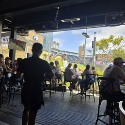 TOM’S WATCH BAR - Updated August 2025 - 61 Photos & 75 Reviews - 815 J