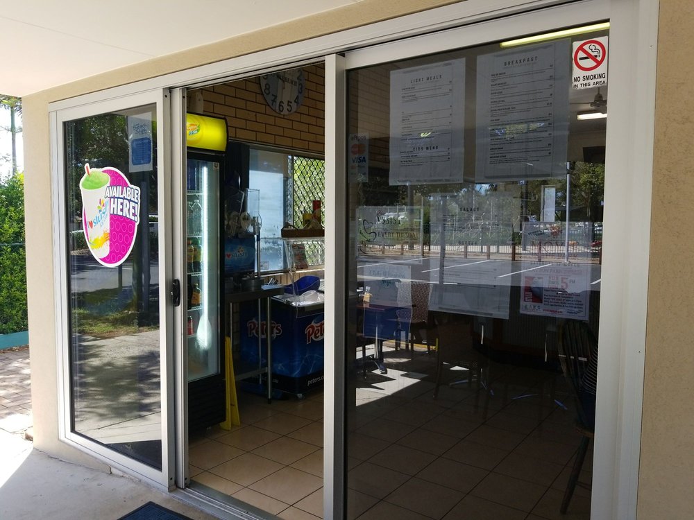 THE BEACH SHAK 5 Biggs St, Beachmere Queensland, Australia Cafes