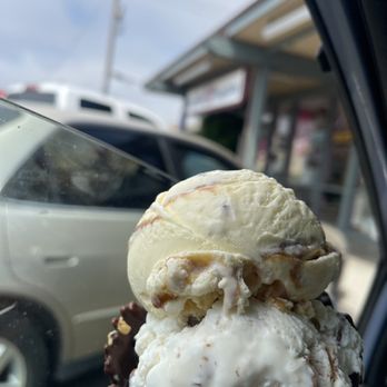 Baskin-Robbins - Nutty coconut & praline pecan. August 31,2023 yum - Ice Cream & Frozen Yogurt Near Me - El Cerrito, California