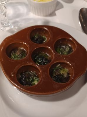 Aux Anysetiers du Roy by null