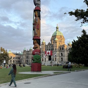 Parliament Buildings - Landmarks & Historical Buildings Near Me - Victoria, British Columbia