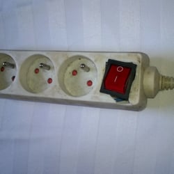 Hôtel Restaurant Au Cygne - Multiprise de la chambre, inadmissible !
