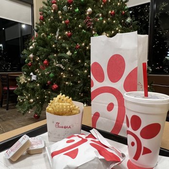 Chick-fil-A - Decorated for the holidays - Fast Food Near Me - Pooler, Georgia
