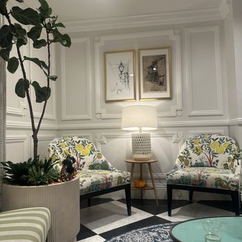 Candy Cane Inn - Lobby - Hotels Near Me - Anaheim, California