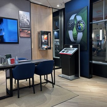 TAG Heuer Outlet - Shopping and service area. - Watches Near Me - Orlando, Florida TAG Heuer Outlet - Shopping and service area. - Watches Near Me - Orlando, Florida