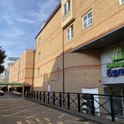 Holiday Inn Express - Front of the hotel