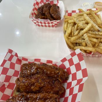 Holdaak Fried Chicken - Chicken Shop Near Me - Corona, California
