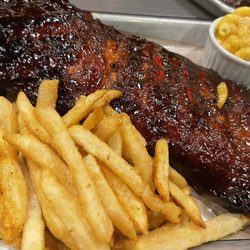 Billy Bones BBQ - Full rack , full flavor!