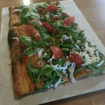 Da Dante - tomato arugula - Pizza Near Me - Berlin, BE Da Dante - tomato arugula - Pizza Near Me - Berlin, BE